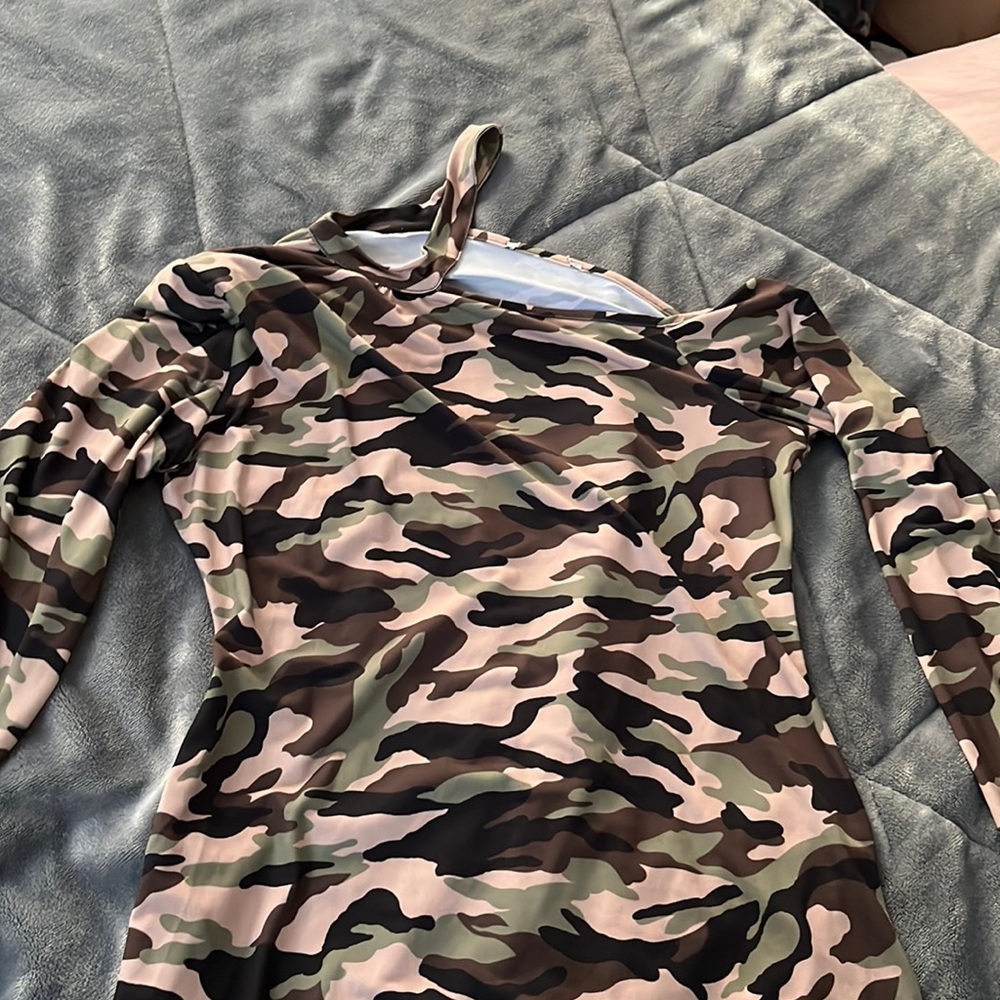 fitted long sleeve one shoulder
